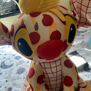 Stitch crashes Disney Lady and the Tramp